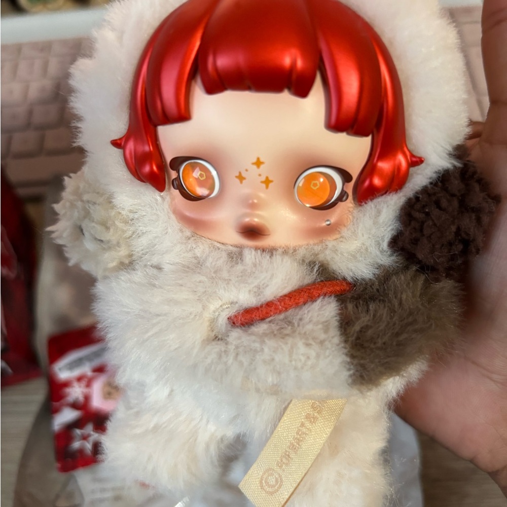 Hello Kitty Red and White Doll with Accessories - Picture 6 of 8